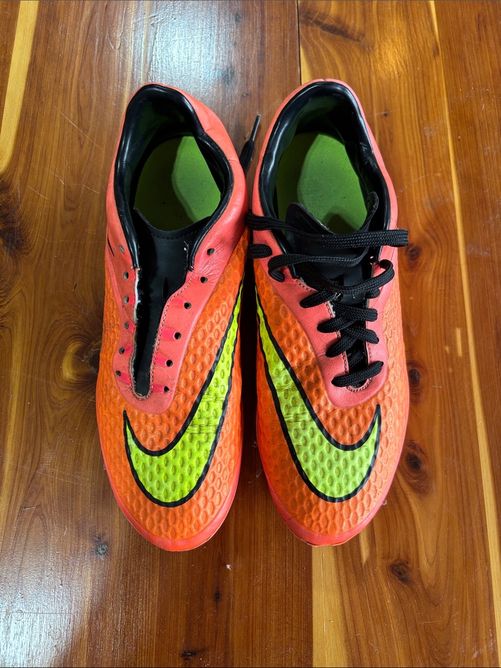 Nike Hypervenom Phelon FG Soccer Cleats Bright Crimson Volt Men's 7 599730-690